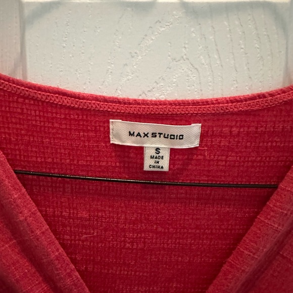 Max Studio Scarlet Ruched Top - Picture 2 of 4